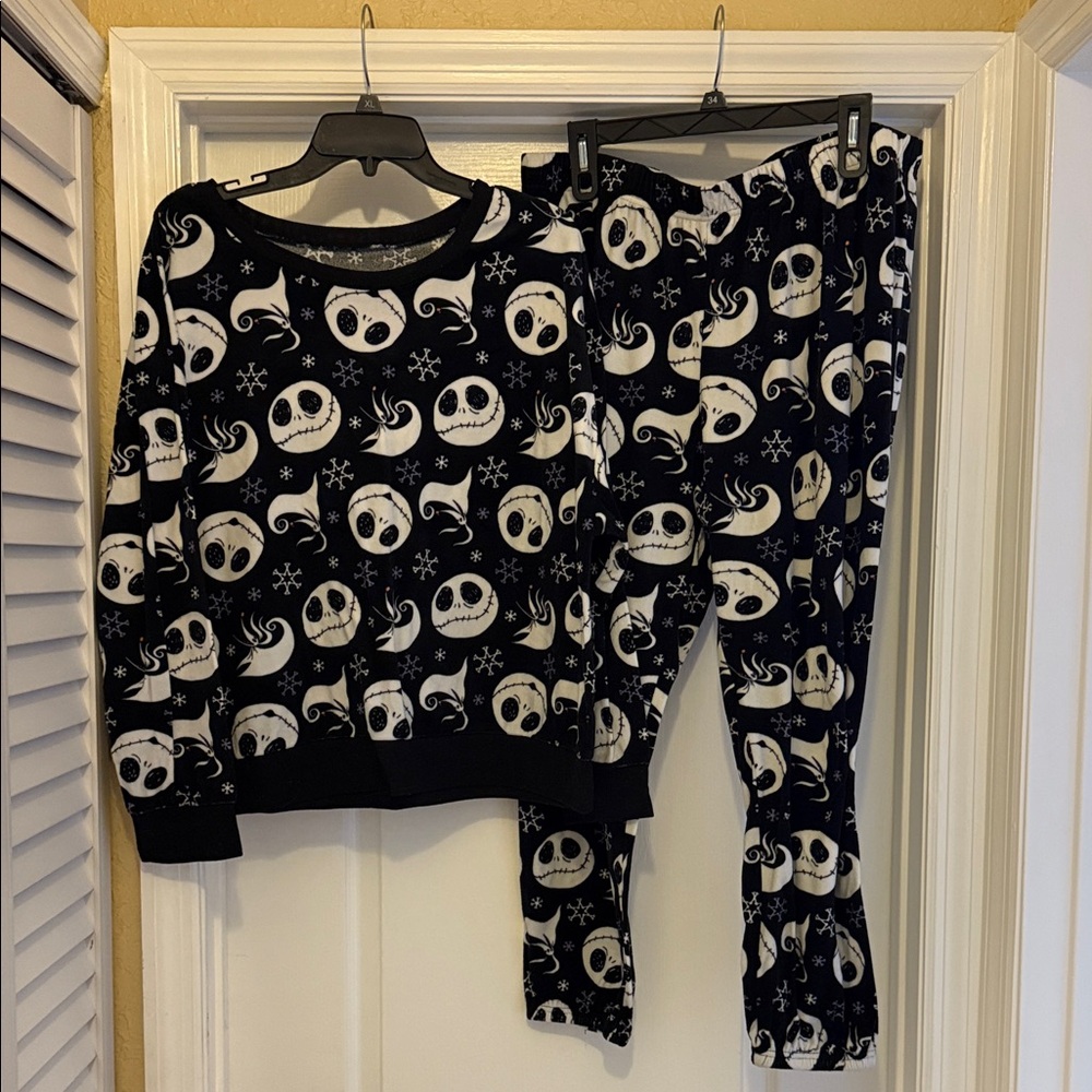 Disney Nightmare before Christmas Fleece Pajama Set
